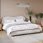 Structure de lit tapissier très grand avec tête de lit courbée, tissu en chenille, lattes en bois, pieds en chêne, aucun sommier tapissier requis, beige-132902515