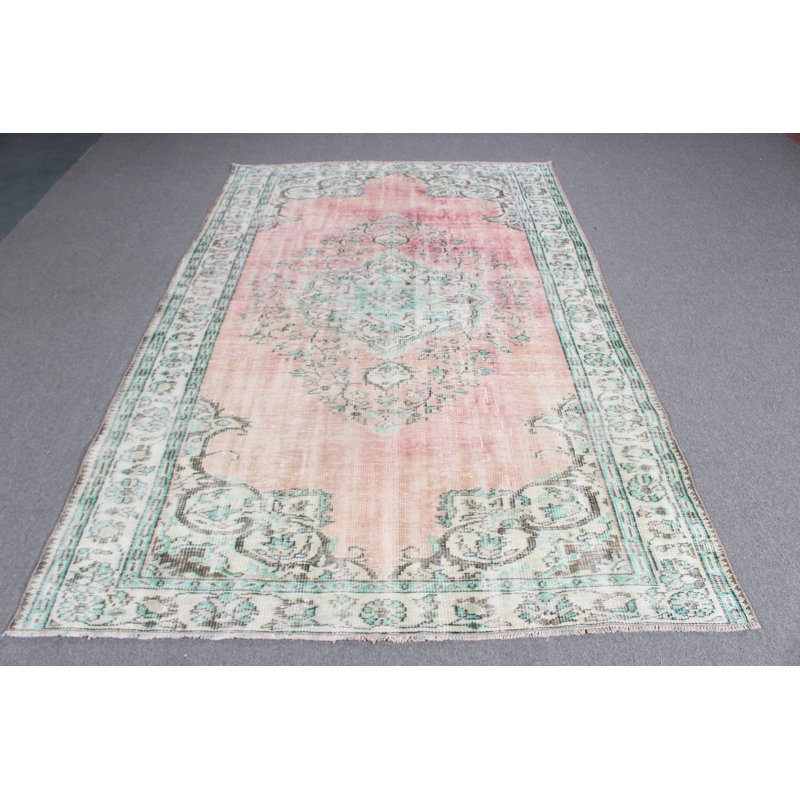 Grand tapis turc beige de style anatolien rétro, idéal pour les salons avec un design oriental et une influence Oushak authentique