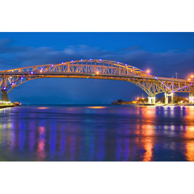 Pont d'eau bleu Vanissa