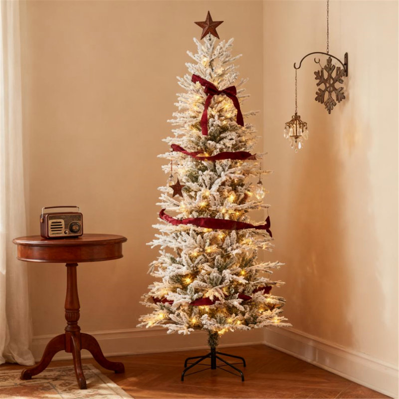 Arbre de Noël avec branches enneigées, arbre de Noël artificiel floqué avec lumières jaunes claires