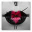 Horloge murale rouge à lèvres rouges et blanches-699138591