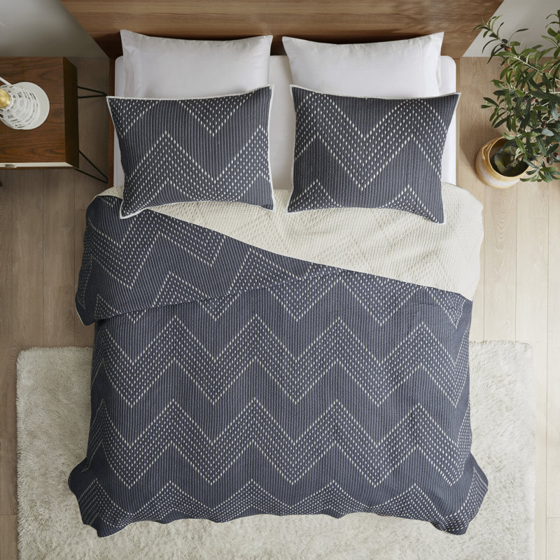 Navy Cotton King Reversible Quilt Set with Chevron Design