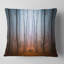 Coussin de forêt dense d’automne-379641705