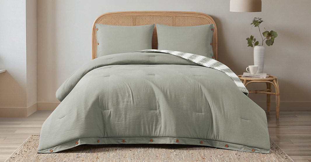 Lina Comforter Set