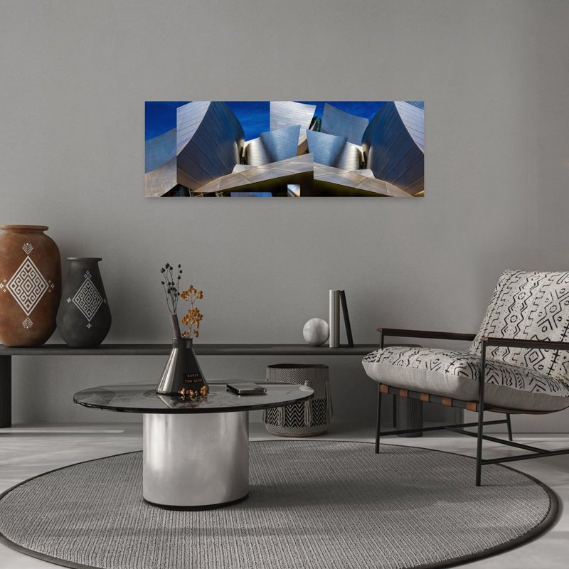 «Curves», ciel bleu, abstrait, architecture géométrique contemporaine, art mural, H 36 po x l 12 po