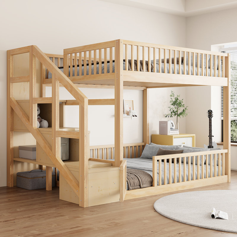 Lit superposé au sol avec escalier de rangement, parfait pour les chambres d'enfants et les solutions peu encombrantes