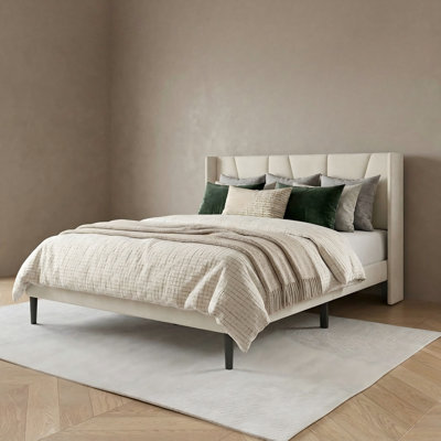 Structure de lit en velours beige doux, panneau de lit renforcé renforcé sans ressorts, simple et facile à assembler, un lit polyvalent pour la chambre à coucher.