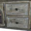 Meuble télé 60 po avec 4 tiroirs et 2 portes en verre, console multimédia en bois rustique, meuble télé patiné