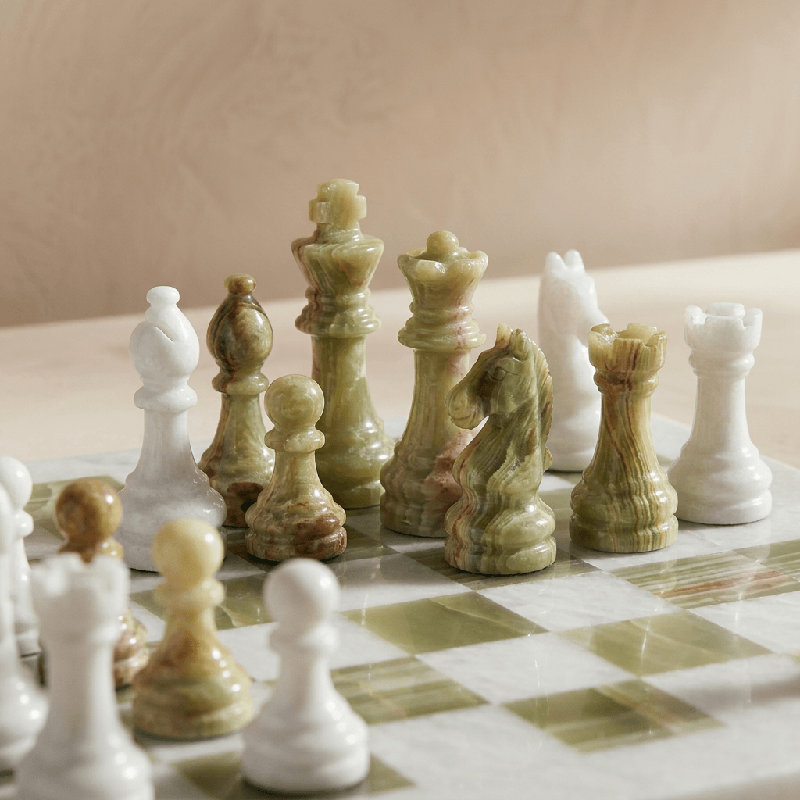 Jeu d'échecs en marbre Onyx par Marble Cultures, Onyx / blanc