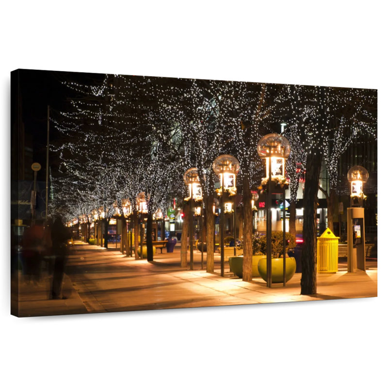 Sireci Christmas Lamp Post, 34" H x 51" W