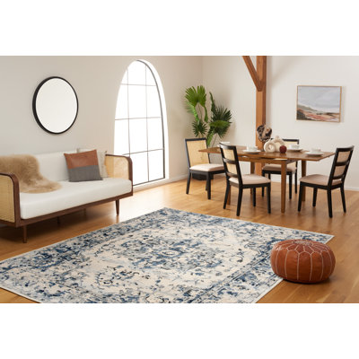 Charleston Oriental Area Rug In Ivory / Navy