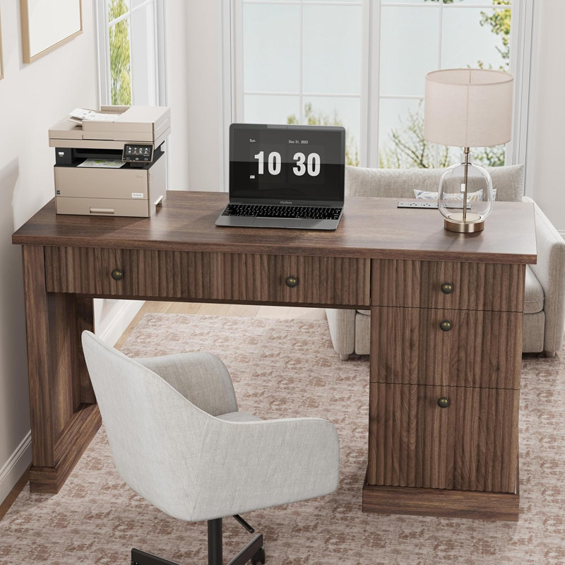 Bureau de direction 54 po avec tiroirs-classeurs et station de charge, bureau cannelé en bois pour le bureau personnel, Brun