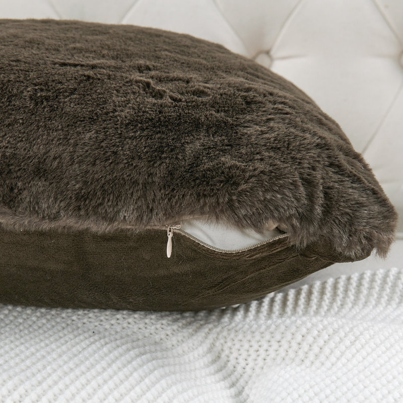 Housse de coussin lourd en fausse fourrure, H 26 pi x l 26 pi, Chocolat