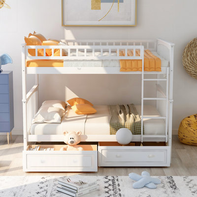Lit superposé en bois de pin durable avec garde-corps de clôture et assemblage facile, parfait pour les configurations de pièce polyvalentes