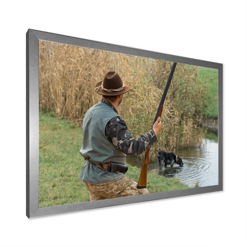 «Hunters Pursuit I», reproduction sur toile, H 34 po x l 44 po x P 1,5 po, Cadre simple argenté