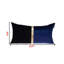 Ce coussin en velours présente un motif de blocs de couleur-115189016-115189013