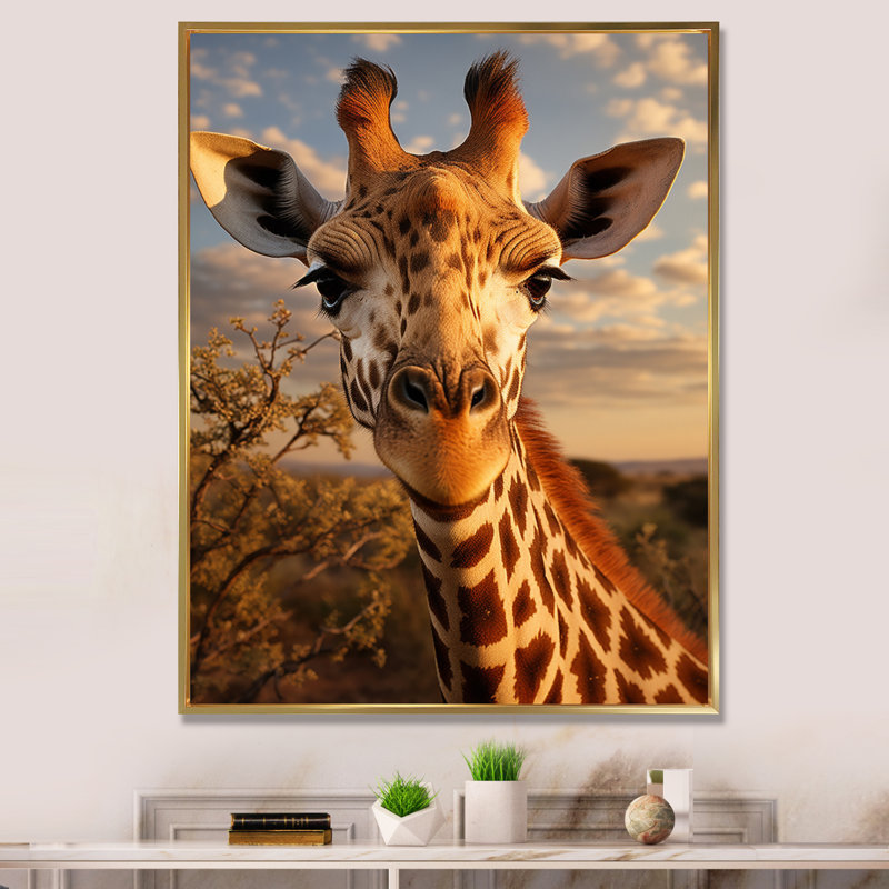 «Giraffe Portrait Vibrant - Animals», reproduction sur toile, H 40 po x l 30 po x P 1,5 po, Cadre flottant doré