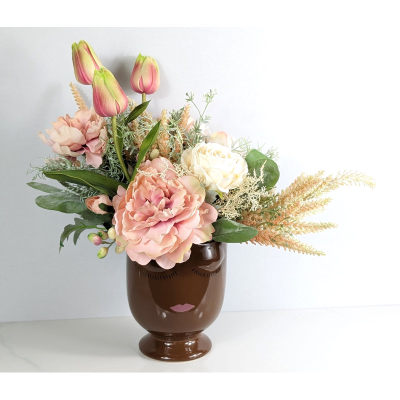 Arrangement mixte dans un vase