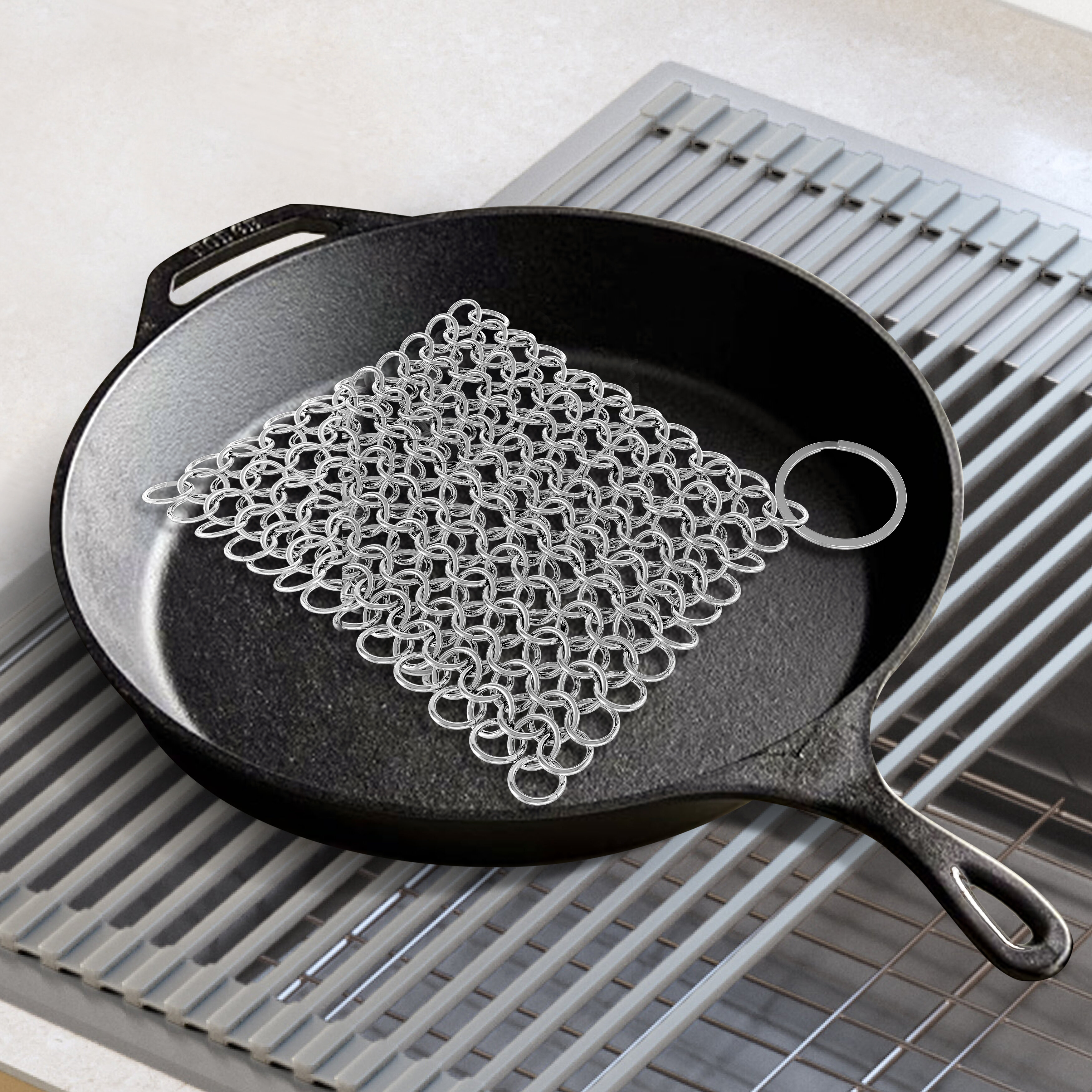 Premium Cast Iron Skillet Cleaner Stainless Steel Chainmail Scrubber Large  Circular Wire Metal Pot Cleaner, Made of Rust Proof Chain Mail 