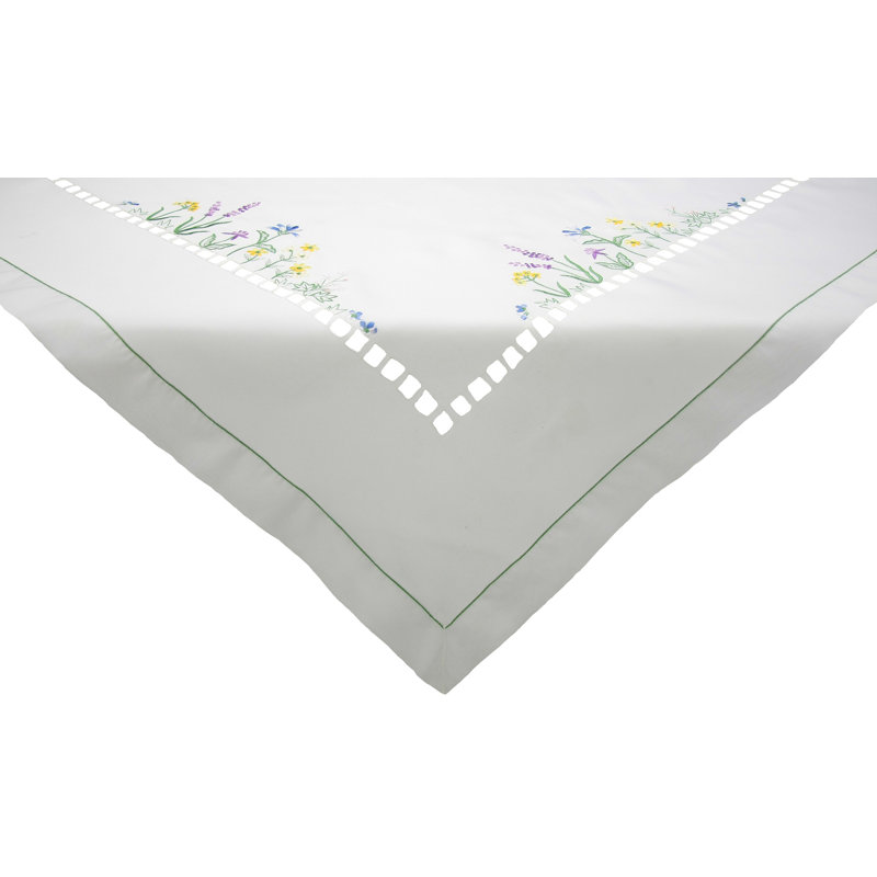 Chemin de table Cutwork