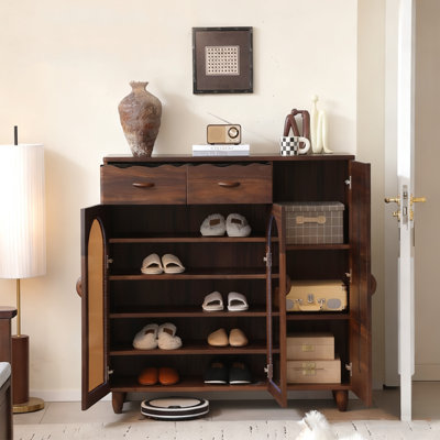 Rangement pour chaussures en bois en vedette