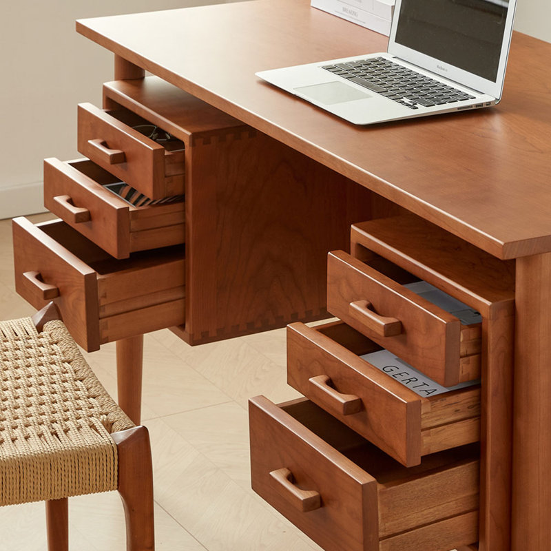 Bureau à tiroirs de style européen