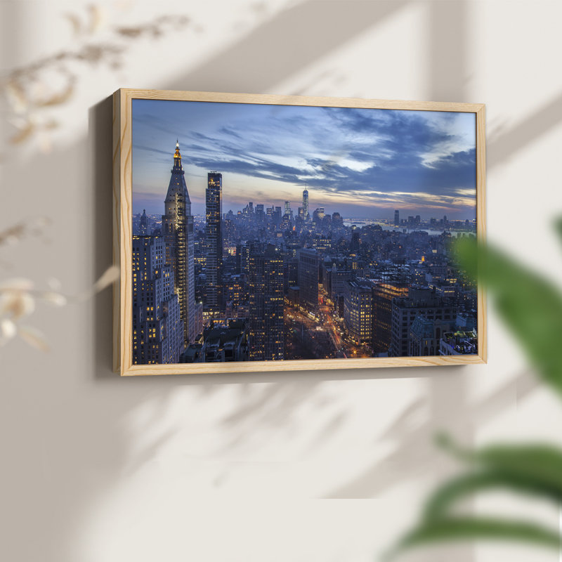 Twilight City - reproduction encadrée - réarmable, H 8 po x l 10 po, Naturel