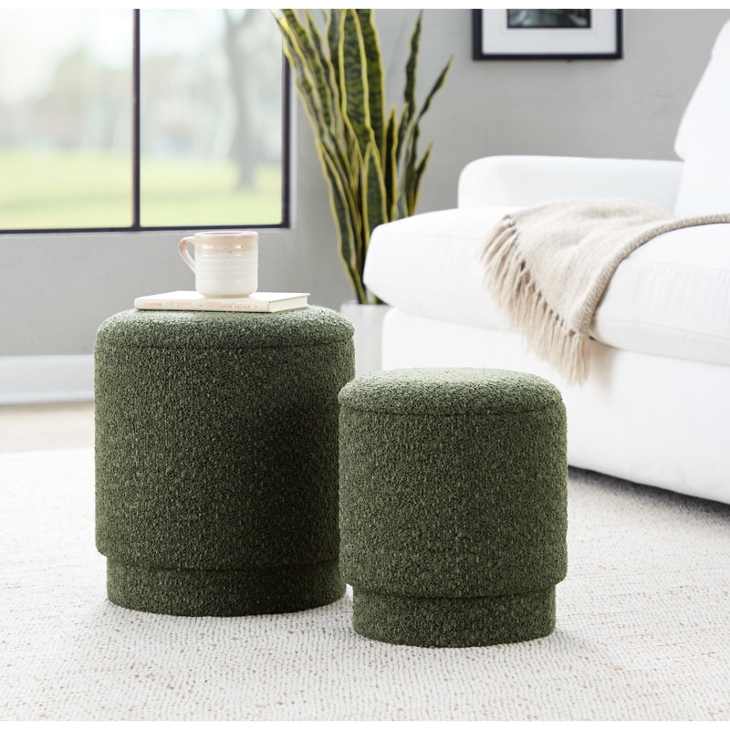 Tissu contemporain de couleur foncée avec revêtement élégant, couvercles amovibles pour plus de rangement, rembourrage en mousse pour plus de confort, deux repose-pieds inclus, largeur du produit de 14,51 po, hauteur de 16,69 po, poids de 7,97 lb, utilisation intérieure