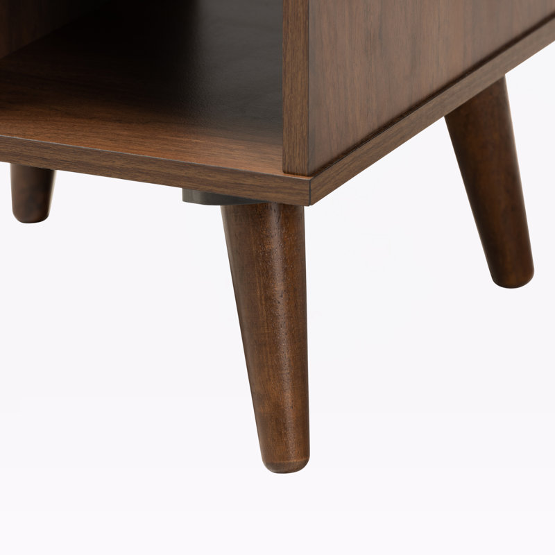 Table de bout en bois au fini brun Vesper, style Mid-Century, H 20,30 po x l 15,23 po x P 15,23 po