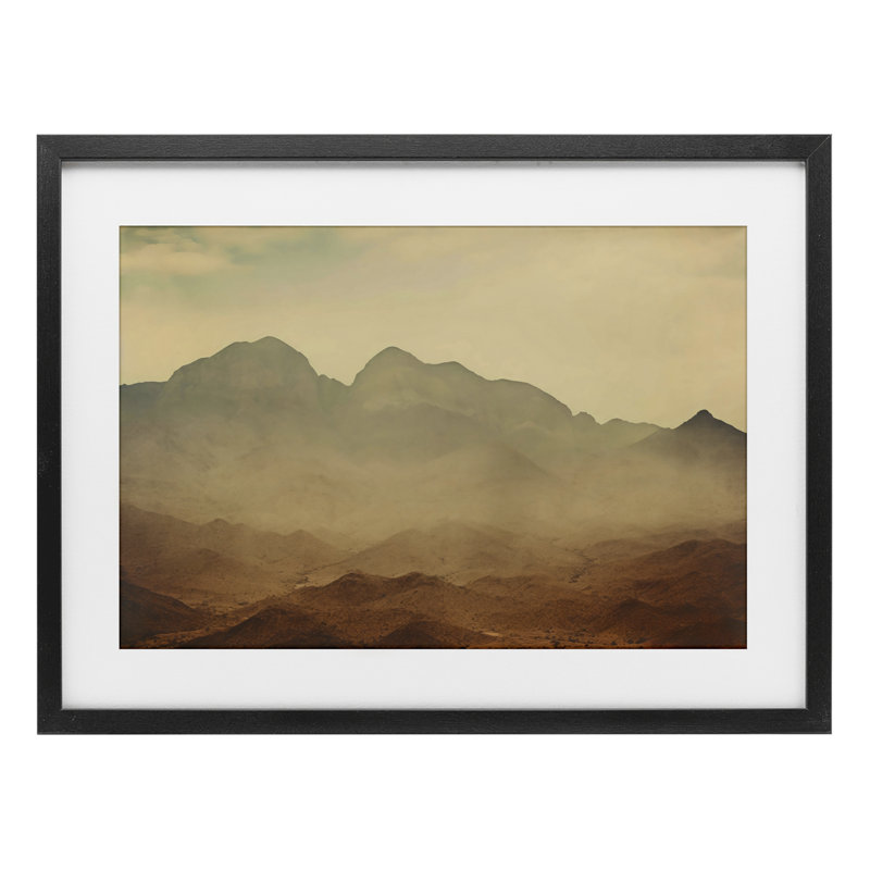«Hazy Desert Mountain», reproduction encadrée sous verre, design by Creative Studio, H 14 po x l 20 po, Cadre noir minuit