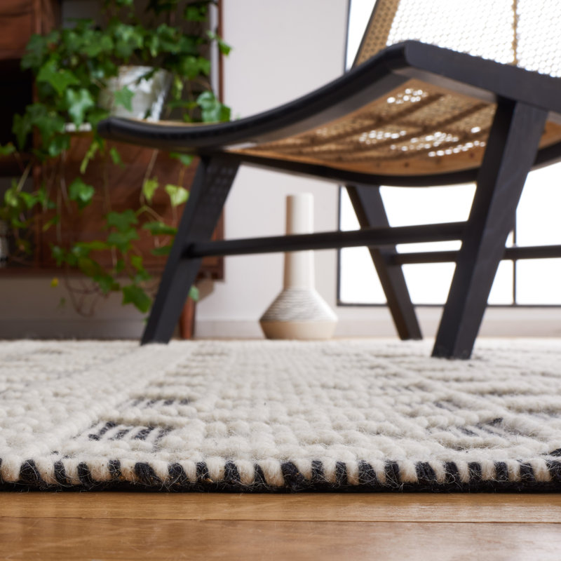 Natura Hand Woven Wool/Cotton Geometric Rug in Ivory/Black, Runner 2'3" x 9'