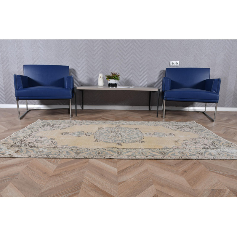 Authentique tapis rétro Oushak beige idéal pour la salle à manger avec un motif anatolien complexe