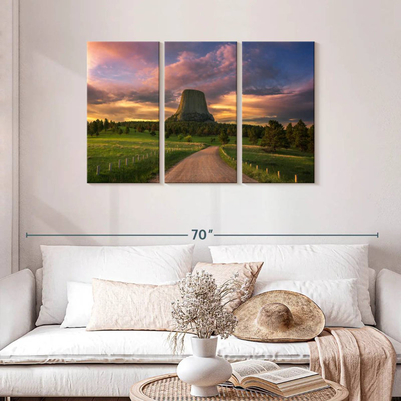 Sebbie Devils Tower USA, 42" H x 65" W