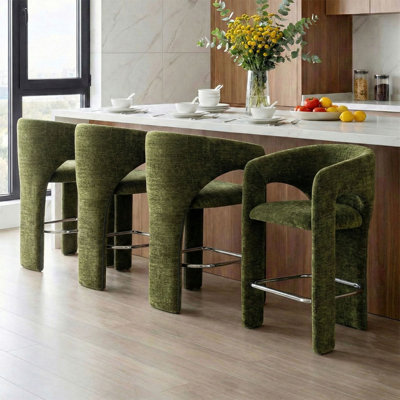 Ensemble de 4 tabourets de comptoir rembourrés 24,5 "avec repose-pieds argenté et chaises de baril sculpturales modernes