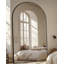 Miroir surdimensionné arqué en métal surdimensionné-570231710-538980989