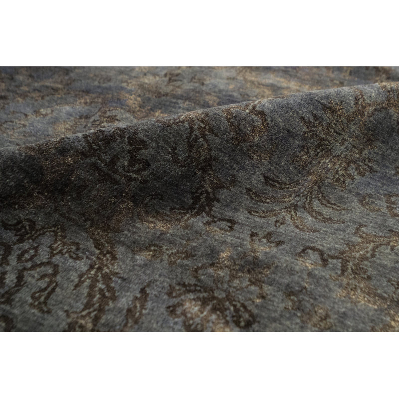 Area Rug in Gray