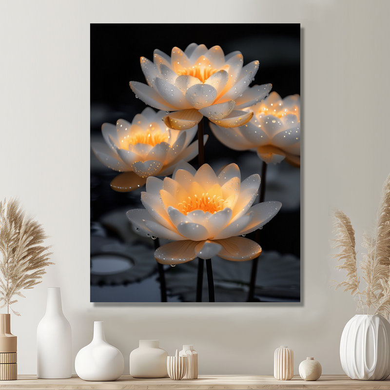 «White Yellow Yellow Reflections Photo I - Lotus», reproduction d'art murale, Toile tendue, H 12 po x l 20 po