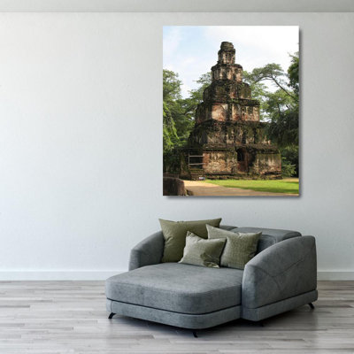 Satmahal Prasada, sri lankais