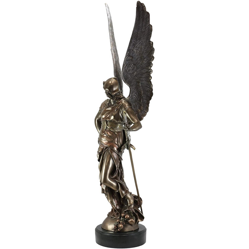 Figurine grand grand astoria Grimsby