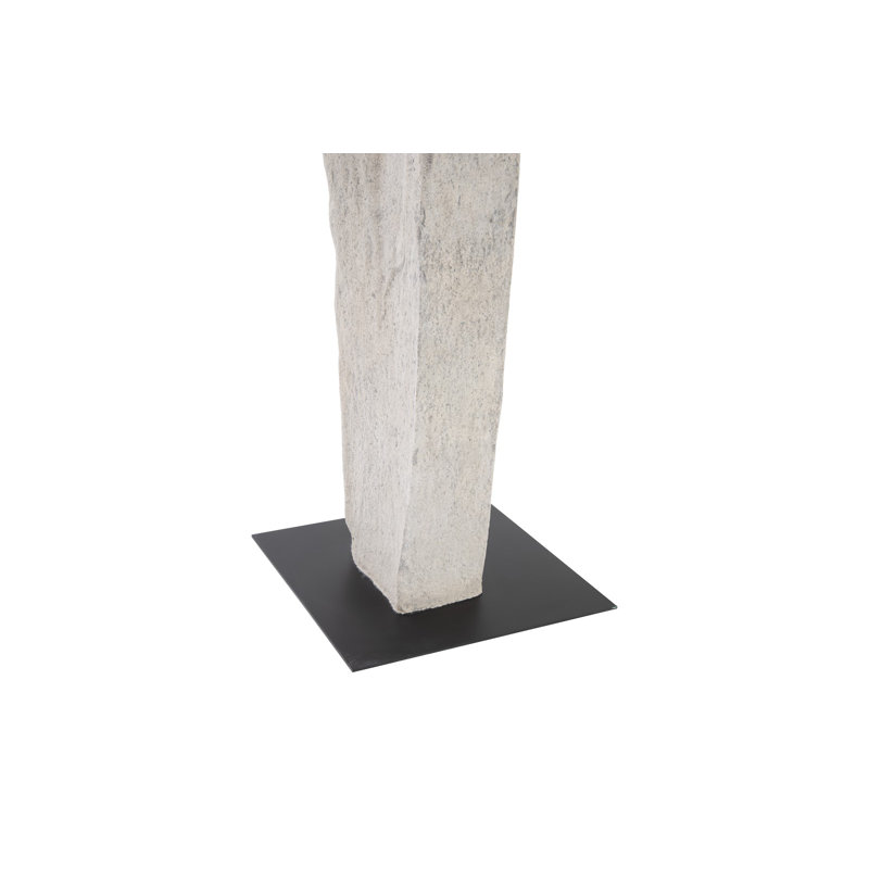 Statue de femme en fonte blanche, Blanc cassé