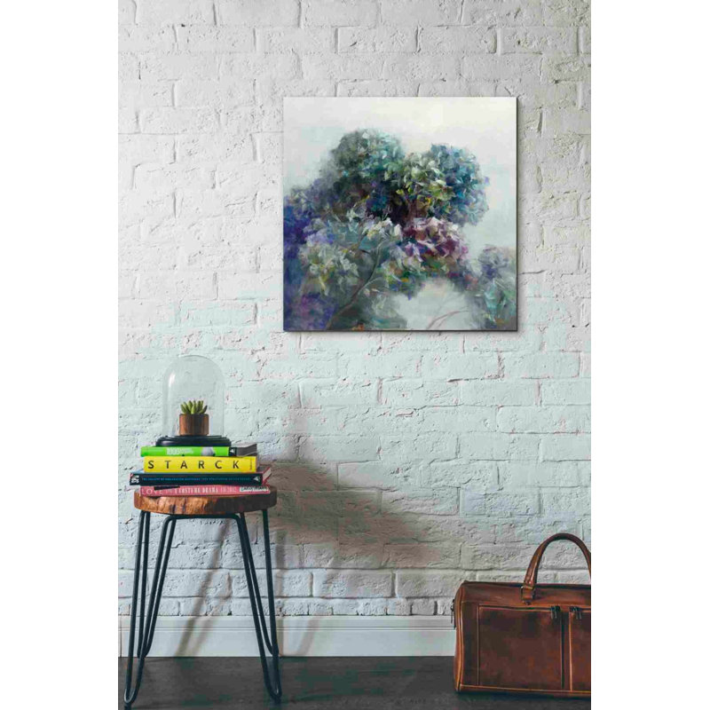 «Abstract Hydrangea» par Danhui Nai, art mural sur toile, H 26 po x l 26 po x P 1,25 po