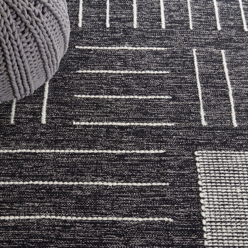 Flore Geometric Handmade Kilim Wool/Cotton Area Rug in Black/Ivory, Rectangle 5' x 8'