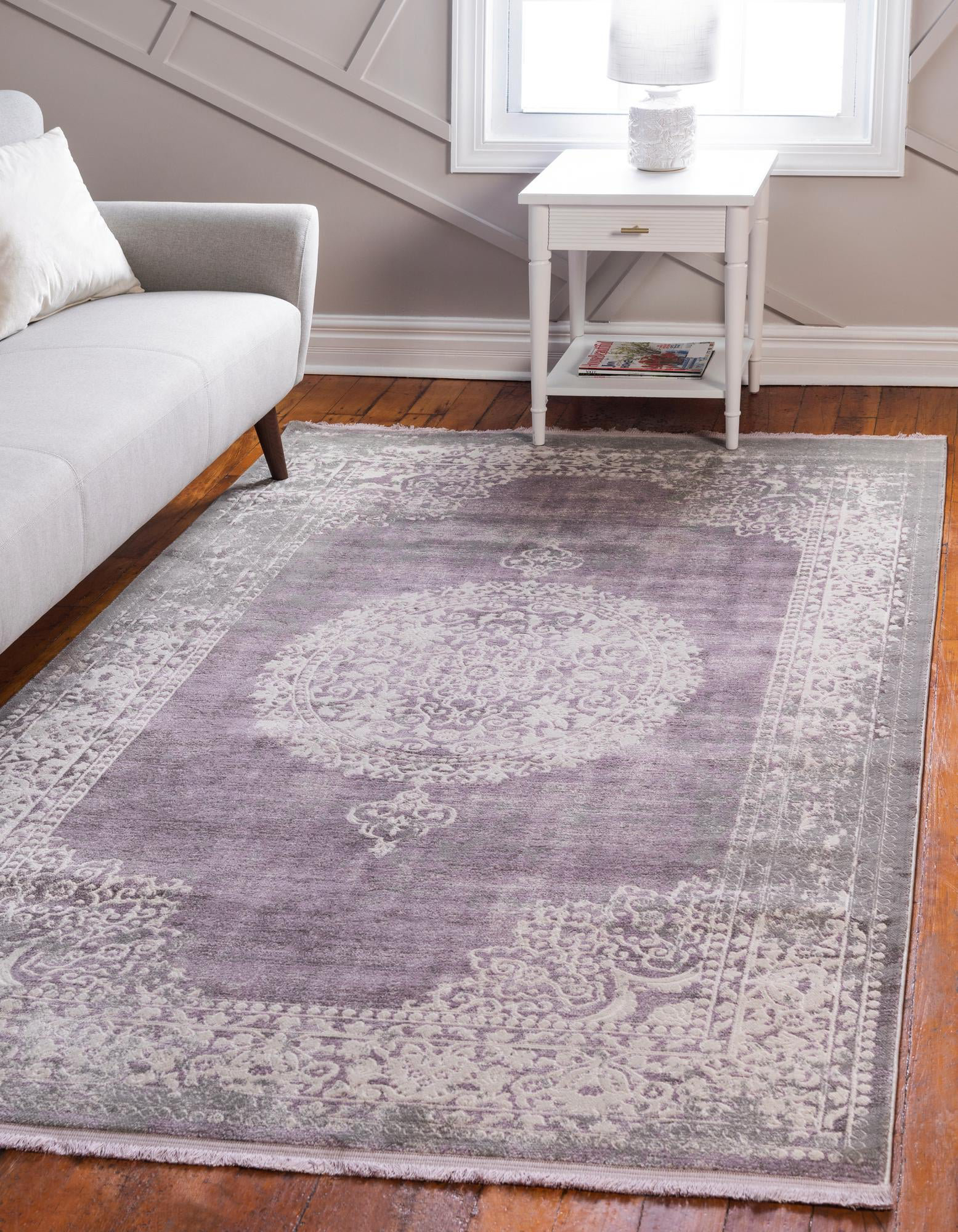 Malynn Oriental Indoor Rug