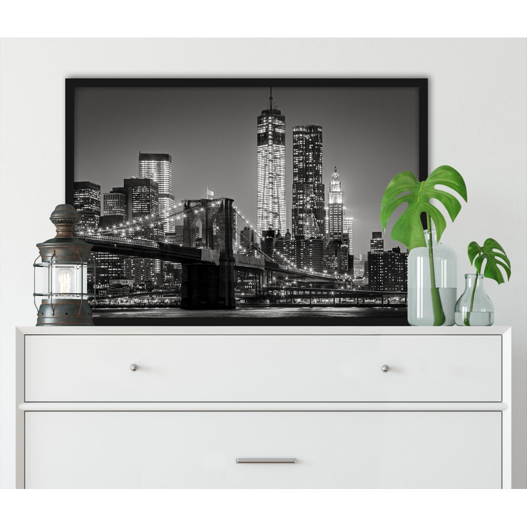 Gerahmtes Poster New York City Skyline bei Nacht