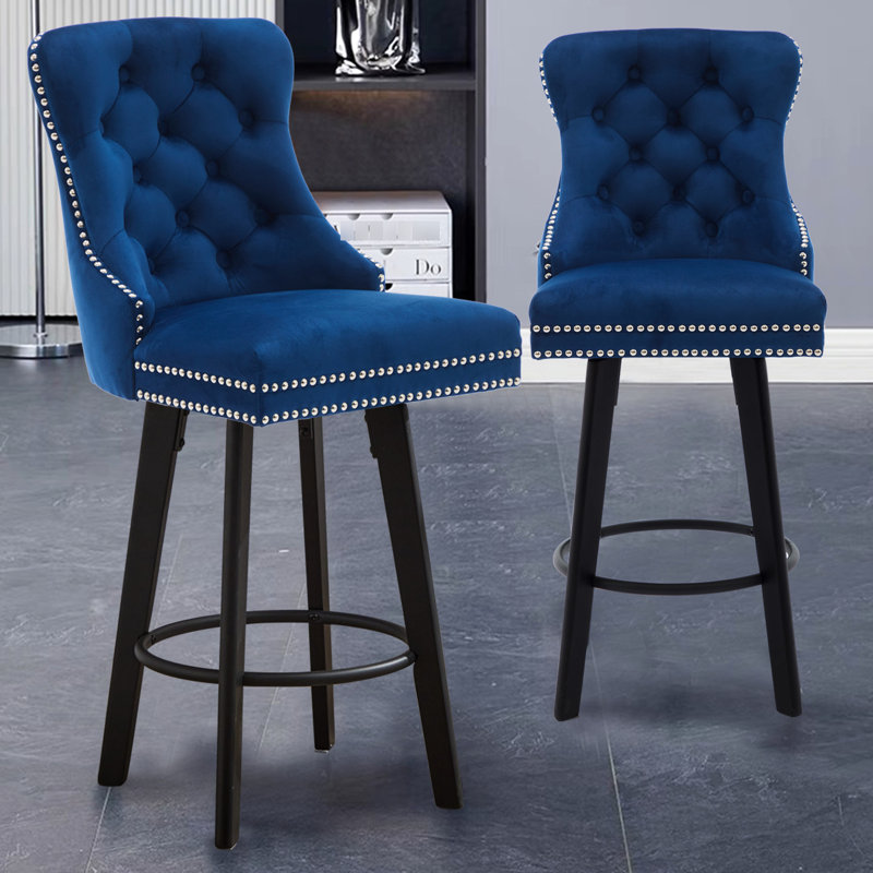 Ensemble de 2 chaises de bar en velours bleu marine avec siège confortable et 2 tabourets à garniture rivetée pour îlot de cuisine
