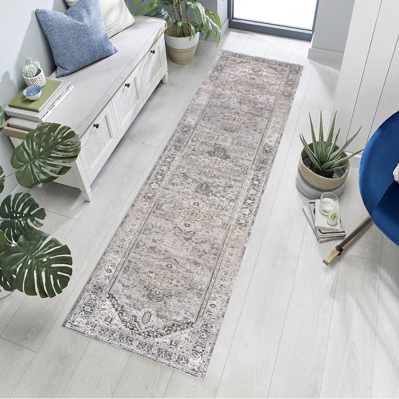 Tapis de couloir gris abstrait en polyester tissé à la machine Ireanna, Tapis de couloir 2 pi 7 po x 7 pi 9 po