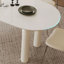 Ensemble de table de salle à manger ovale crème-107552252