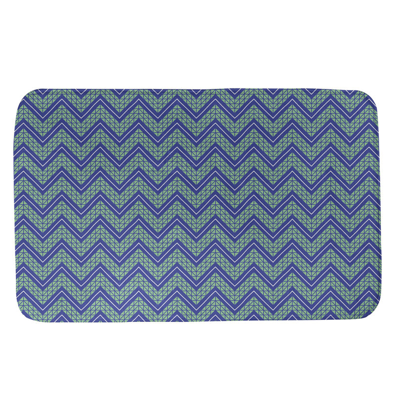 Tapis pour salle de bain à motif à chevrons à la main Stephenie, l 17 po x L 24 po, Bleu / Blanc / Vert
