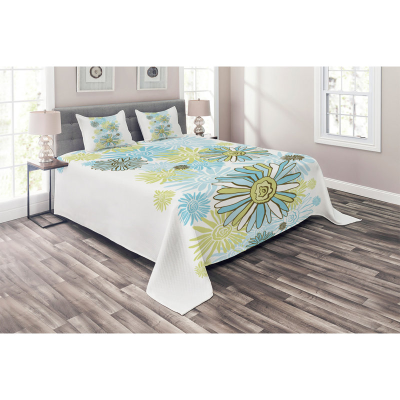 Farmhouse / Country Polyester Floral Coverlet, King Bedspread + 2 Shams