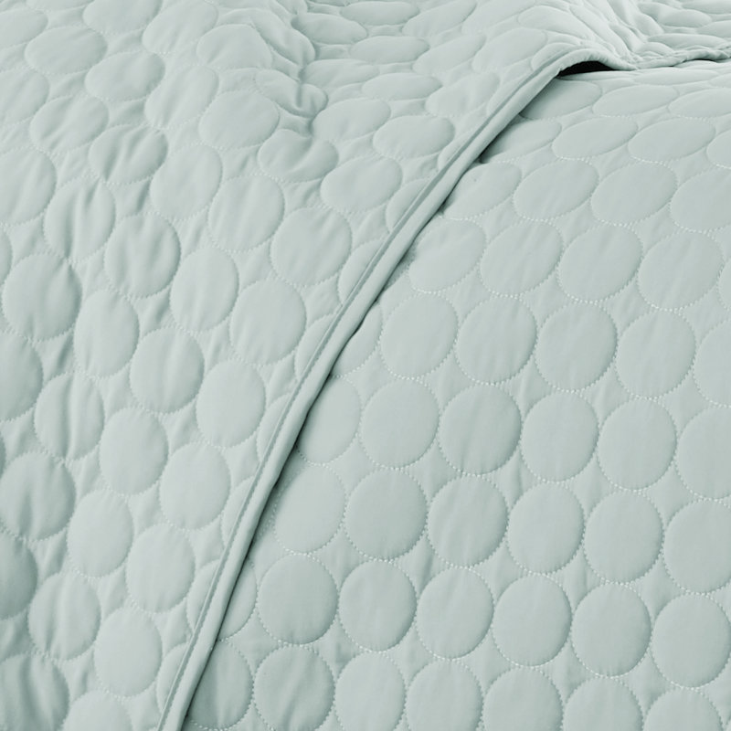 Hint of Green King Microfiber Quilt Set